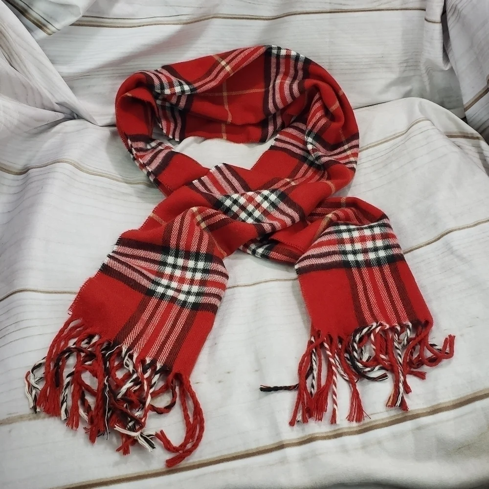 Red Black White Tartan Plaid Scarf Cashmere Feel Fringe Ends 53 x 11 Inch